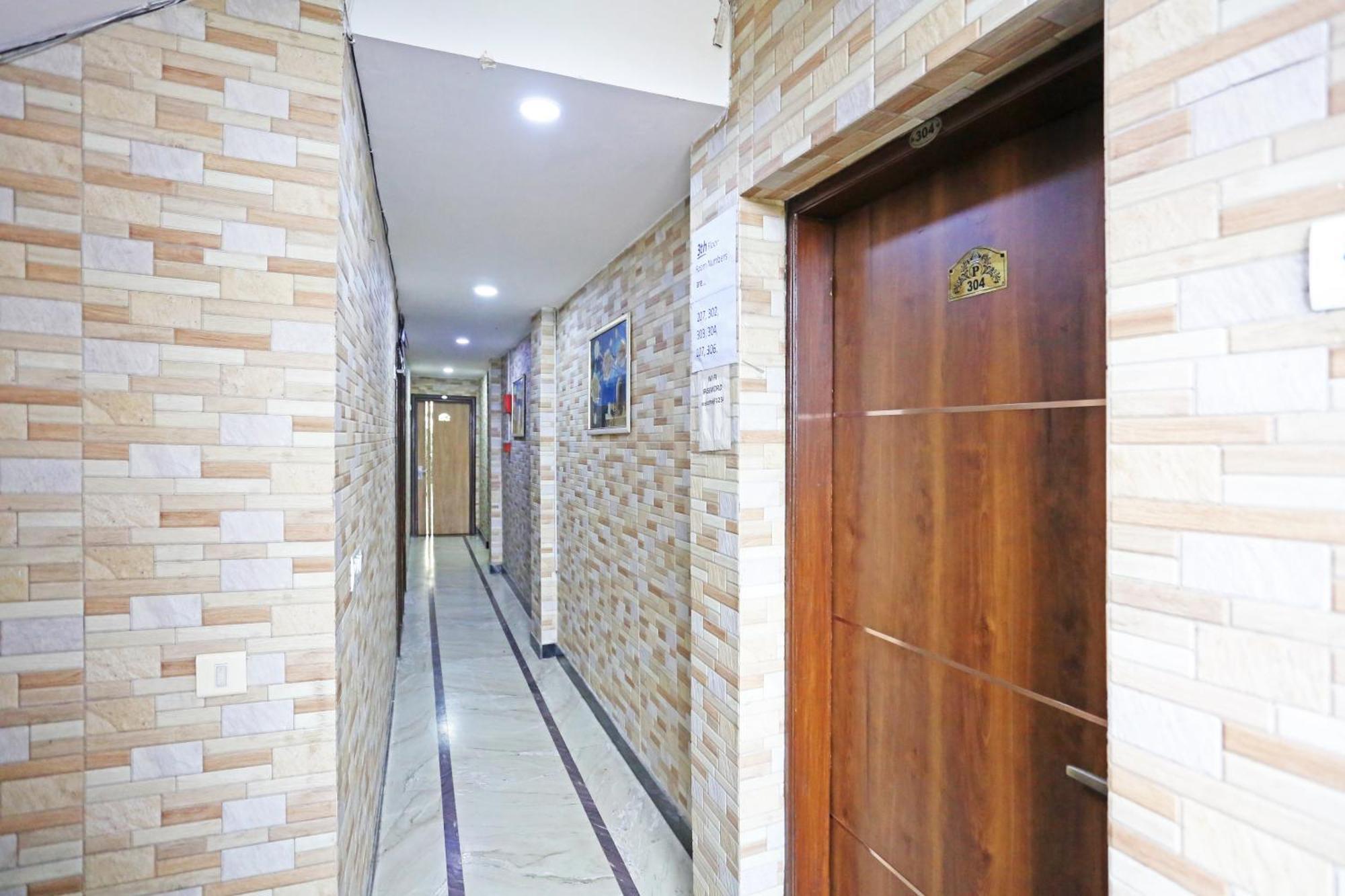 Hotel Preet Palace -5 Mints Walk From Nizamuddin Railway Station New Delhi Extérieur photo