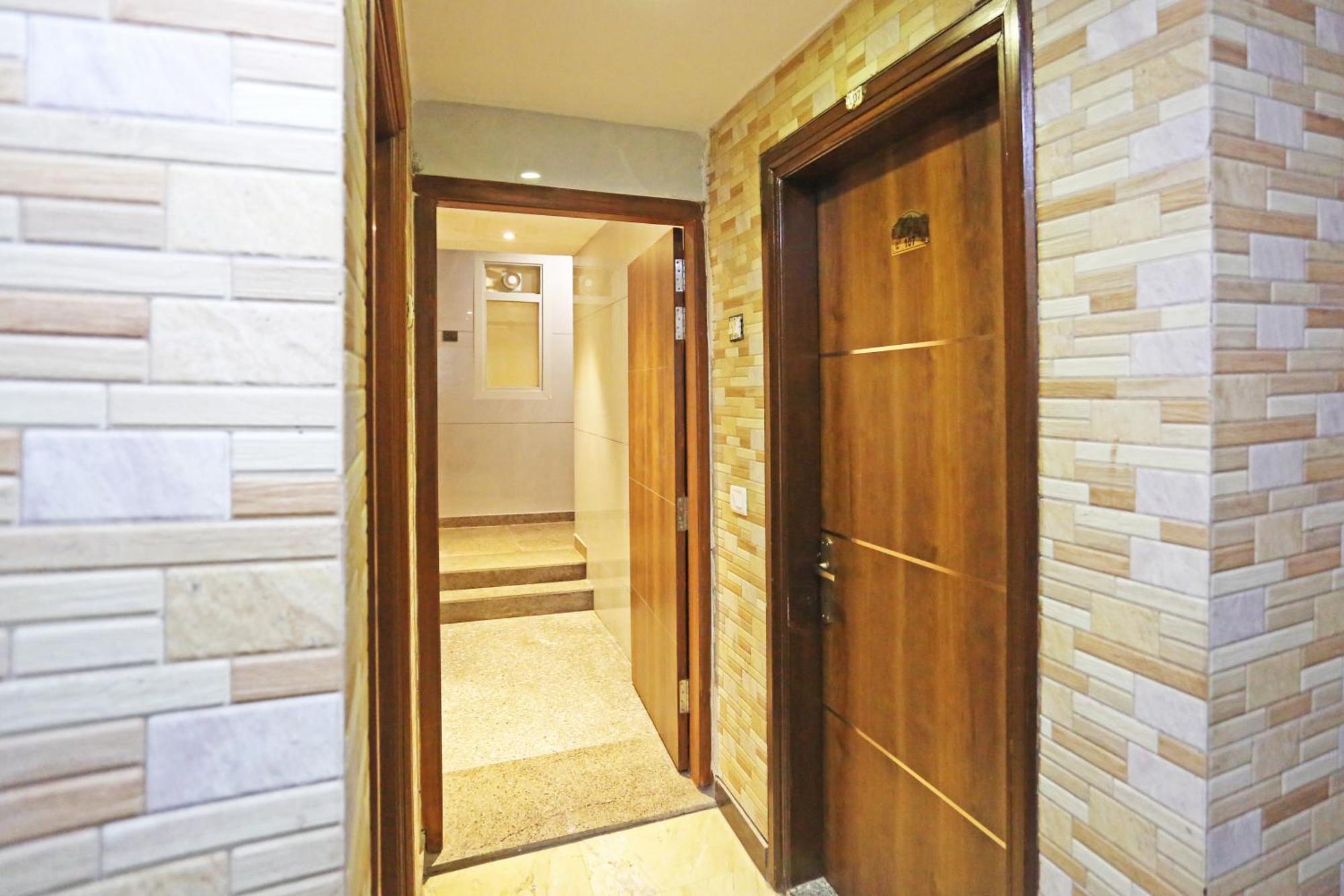 Hotel Preet Palace -5 Mints Walk From Nizamuddin Railway Station New Delhi Extérieur photo