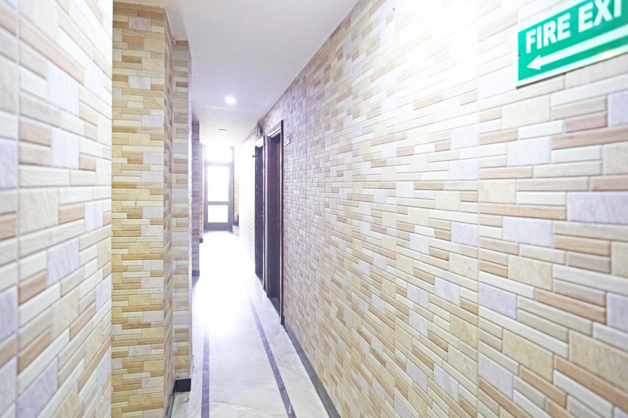 Hotel Preet Palace -5 Mints Walk From Nizamuddin Railway Station New Delhi Extérieur photo